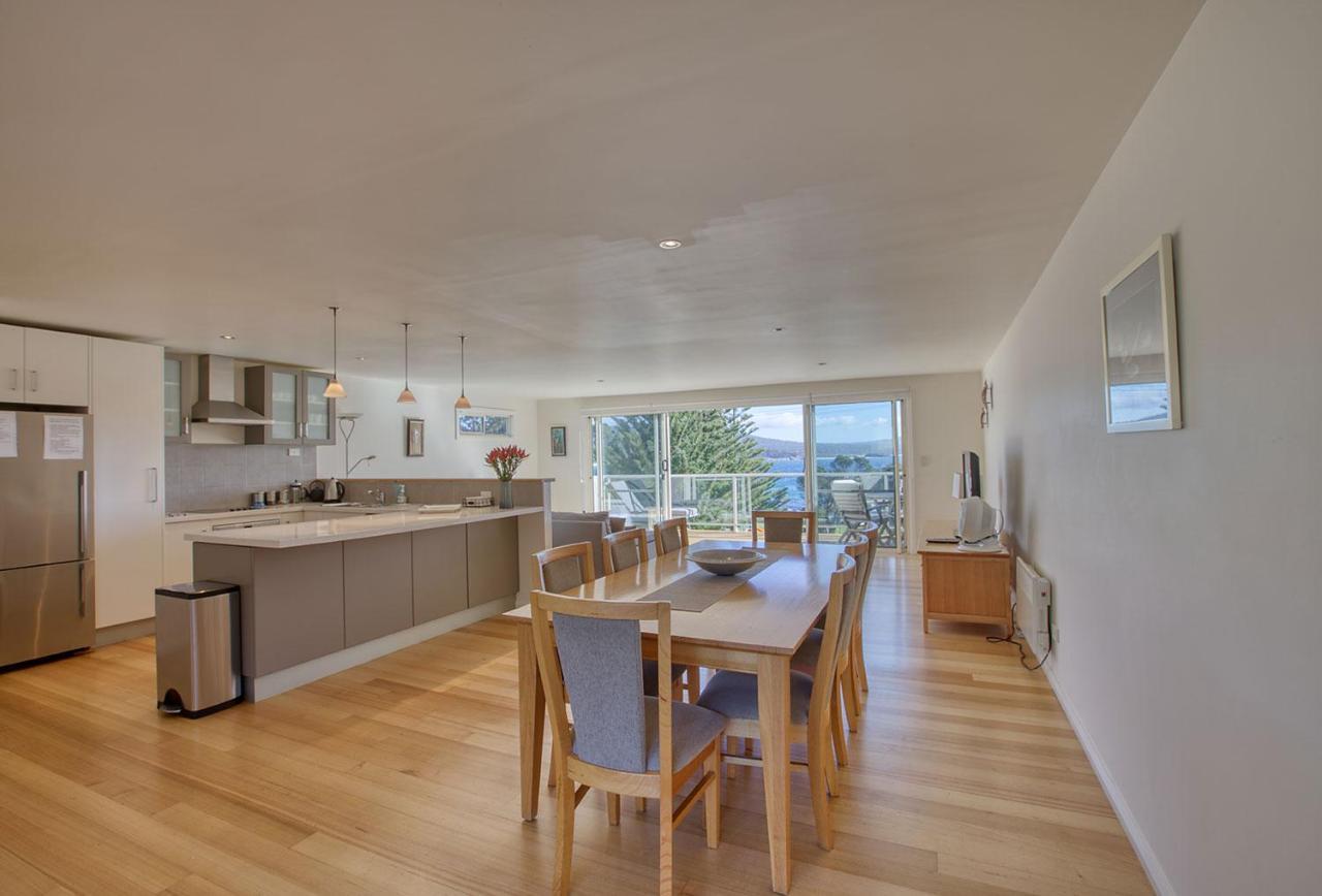 Quarterdeck Apartment Binalong Bay Ngoại thất bức ảnh